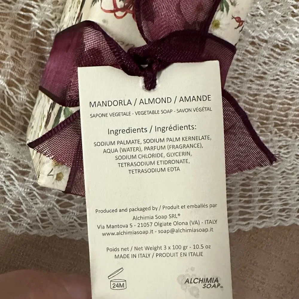 Alchimia Soap Milano Almond Moisturizing Christmas Winter Holiday Wrapped